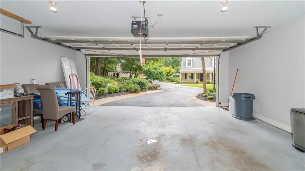 13 Mount Vernon Circle, Sandy Springs, Georgia 30338, 3 Bedrooms Bedrooms, ,2 BathroomsBathrooms,Residential,Sold,13 Mount Vernon Circle,7097448