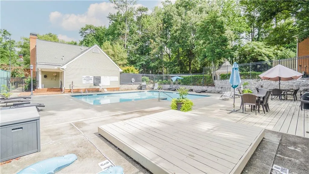 13 Mount Vernon Circle, Sandy Springs, Georgia 30338, 3 Bedrooms Bedrooms, ,2 BathroomsBathrooms,Residential,Sold,13 Mount Vernon Circle,7097448