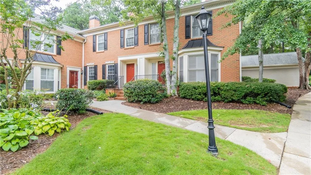 13 Mount Vernon Circle, Sandy Springs, Georgia 30338, 3 Bedrooms Bedrooms, ,2 BathroomsBathrooms,Residential,Sold,13 Mount Vernon Circle,7097448