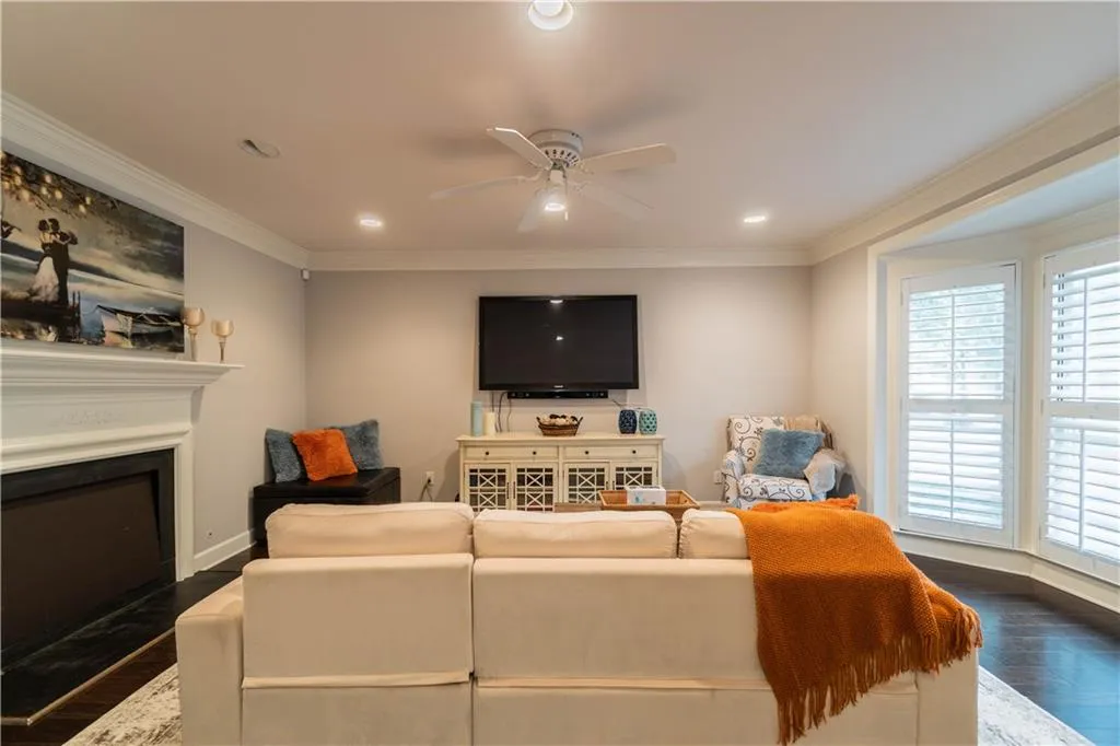 13 Mount Vernon Circle, Sandy Springs, Georgia 30338, 3 Bedrooms Bedrooms, ,2 BathroomsBathrooms,Residential,Sold,13 Mount Vernon Circle,7097448