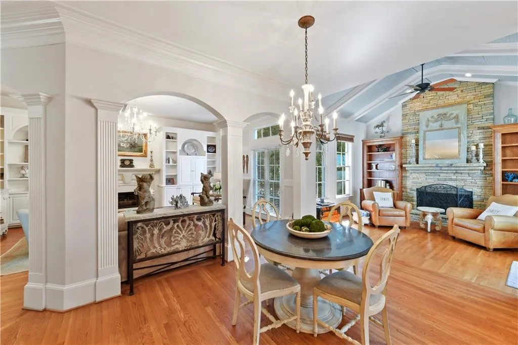 720 Estate Way, Sandy Springs, Georgia 30319, 5 Bedrooms Bedrooms, ,6 BathroomsBathrooms,Residential,Sold,720 Estate Way,6632231