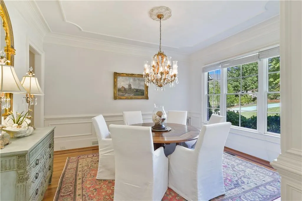 720 Estate Way, Sandy Springs, Georgia 30319, 5 Bedrooms Bedrooms, ,6 BathroomsBathrooms,Residential,Sold,720 Estate Way,6632231