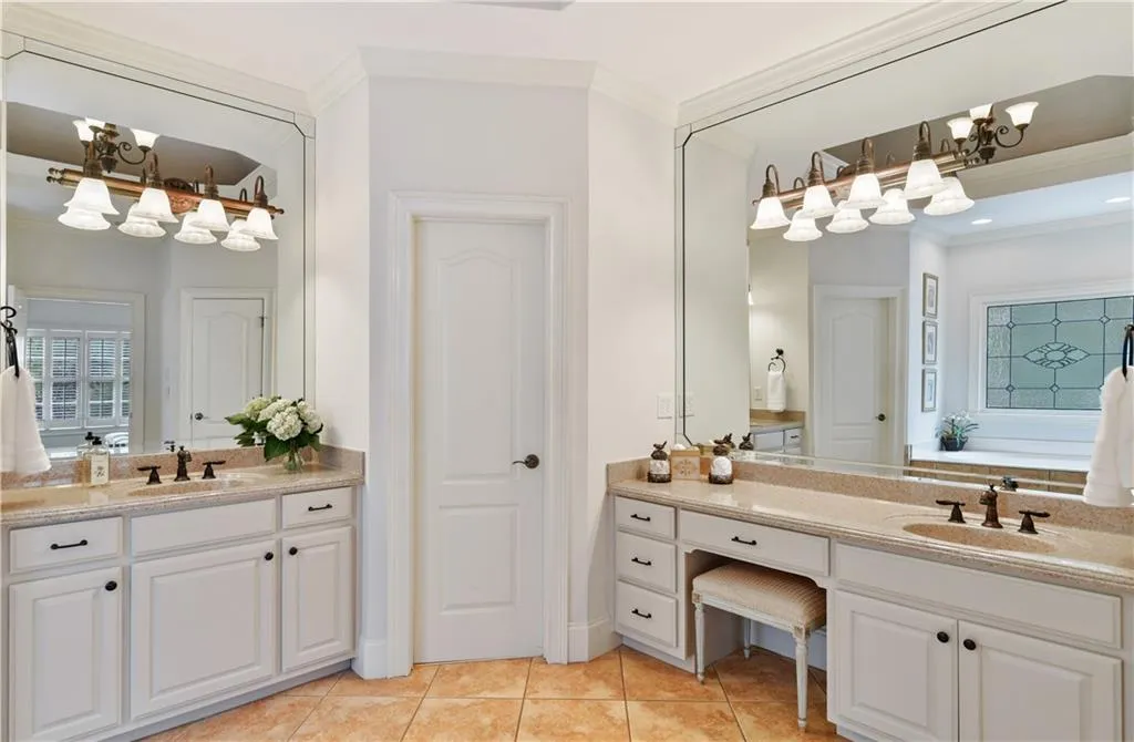 720 Estate Way, Sandy Springs, Georgia 30319, 5 Bedrooms Bedrooms, ,6 BathroomsBathrooms,Residential,Sold,720 Estate Way,6632231