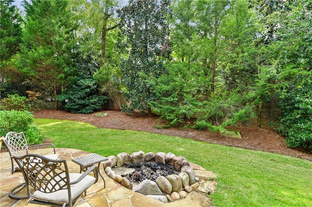 720 Estate Way, Sandy Springs, Georgia 30319, 5 Bedrooms Bedrooms, ,6 BathroomsBathrooms,Residential,Sold,720 Estate Way,6632231