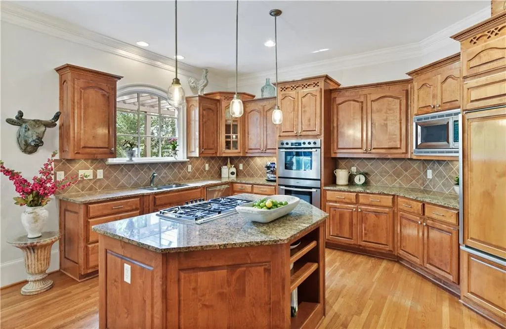 720 Estate Way, Sandy Springs, Georgia 30319, 5 Bedrooms Bedrooms, ,6 BathroomsBathrooms,Residential,Sold,720 Estate Way,6632231