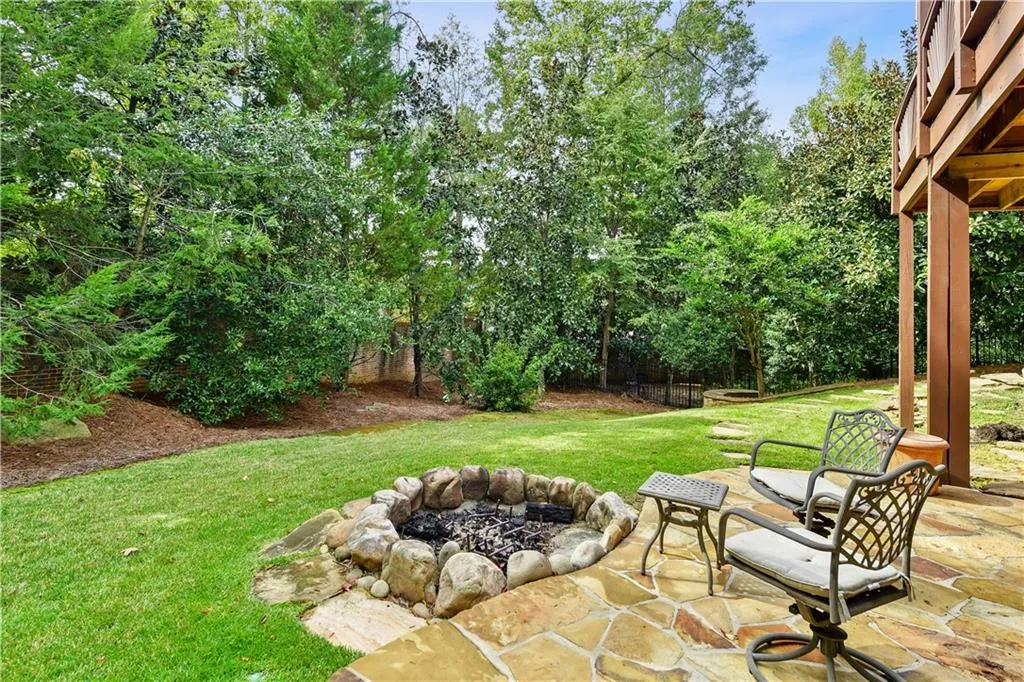 720 Estate Way, Sandy Springs, Georgia 30319, 5 Bedrooms Bedrooms, ,6 BathroomsBathrooms,Residential,Sold,720 Estate Way,6632231