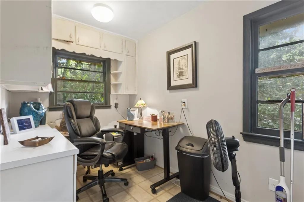 Atlanta, Georgia 30327, 4 Bedrooms Bedrooms, 0 ,3 BathroomsBathrooms,Residential,For Sale,7811450