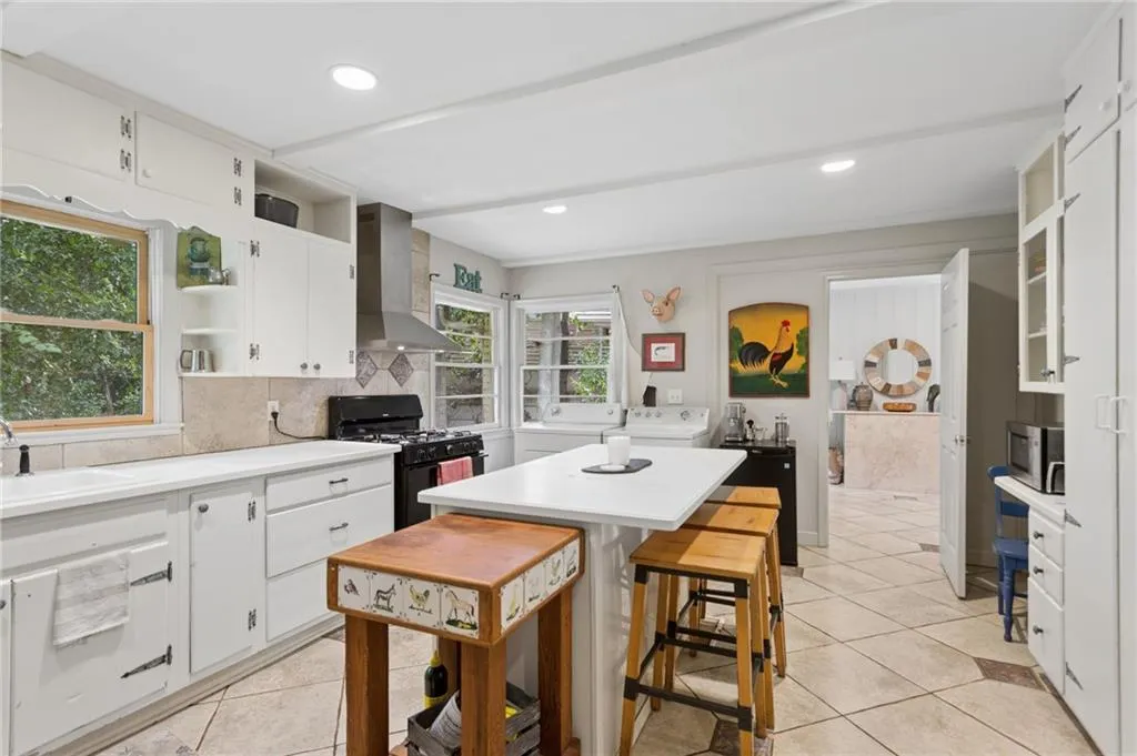 Atlanta, Georgia 30327, 4 Bedrooms Bedrooms, 0 ,3 BathroomsBathrooms,Residential,For Sale,7811450