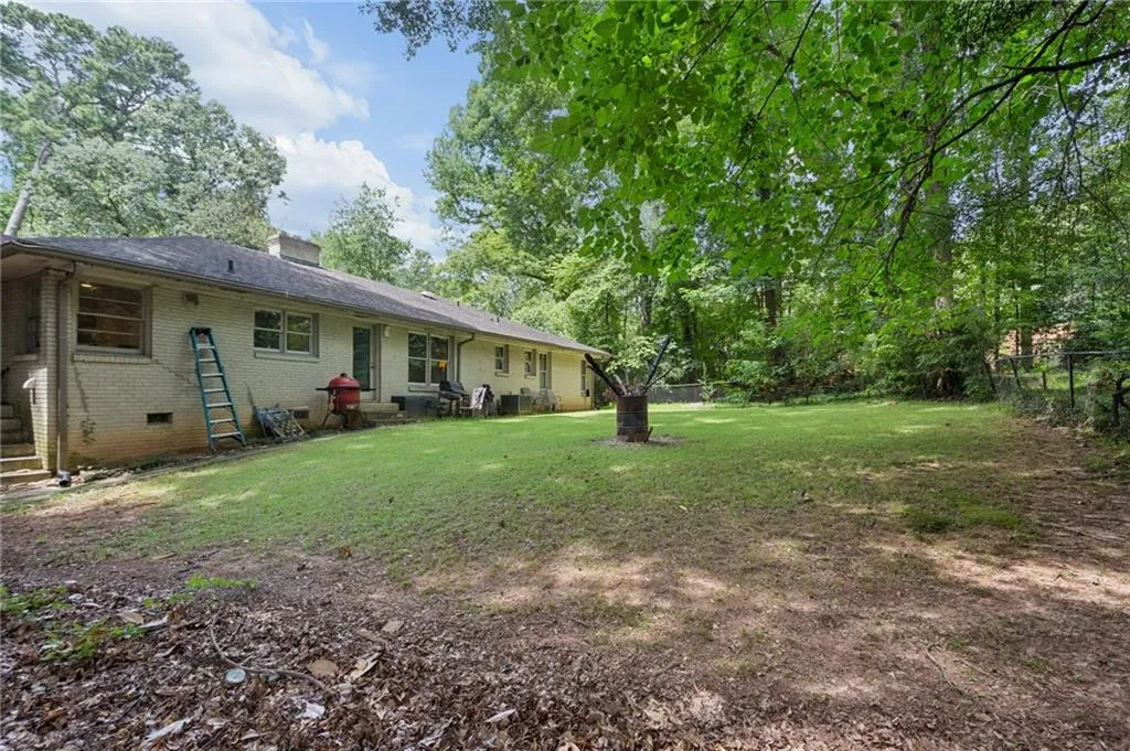 Atlanta, Georgia 30327, 4 Bedrooms Bedrooms, 0 ,3 BathroomsBathrooms,Residential,For Sale,7811450