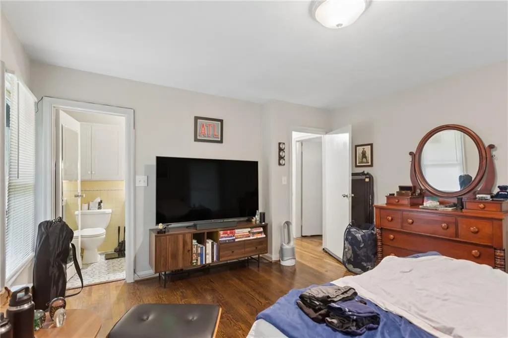 Atlanta, Georgia 30327, 4 Bedrooms Bedrooms, 0 ,3 BathroomsBathrooms,Residential,For Sale,7811450