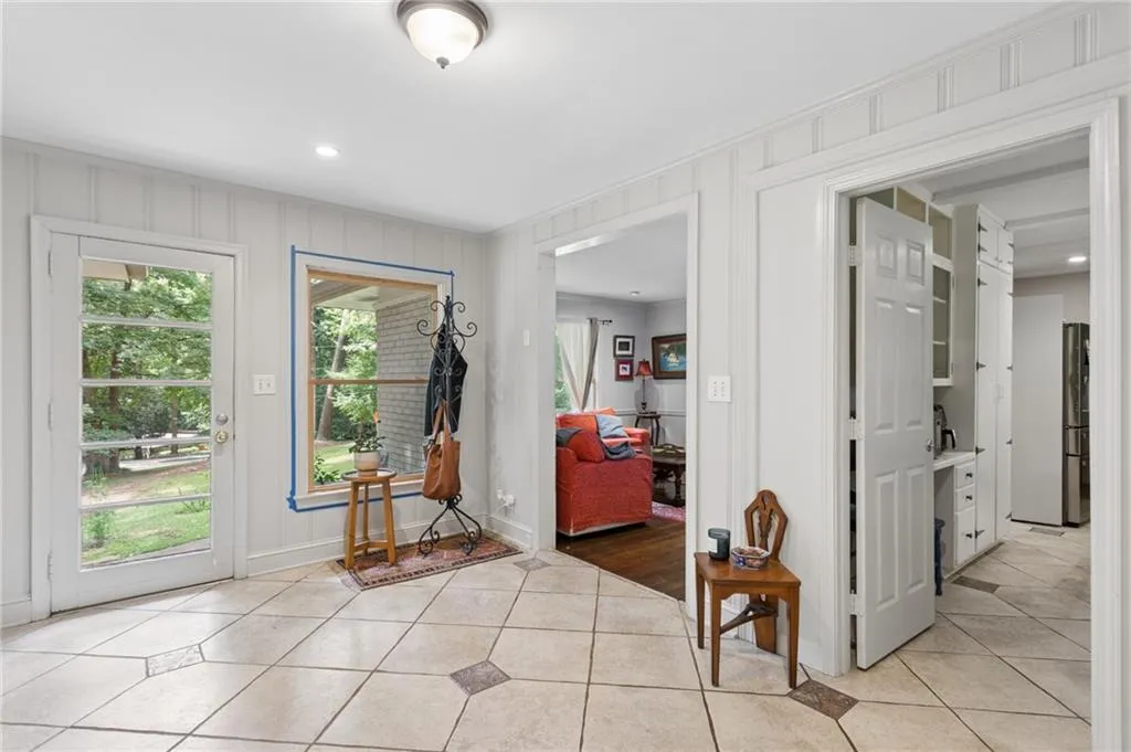 Atlanta, Georgia 30327, 4 Bedrooms Bedrooms, 0 ,3 BathroomsBathrooms,Residential,For Sale,7811450