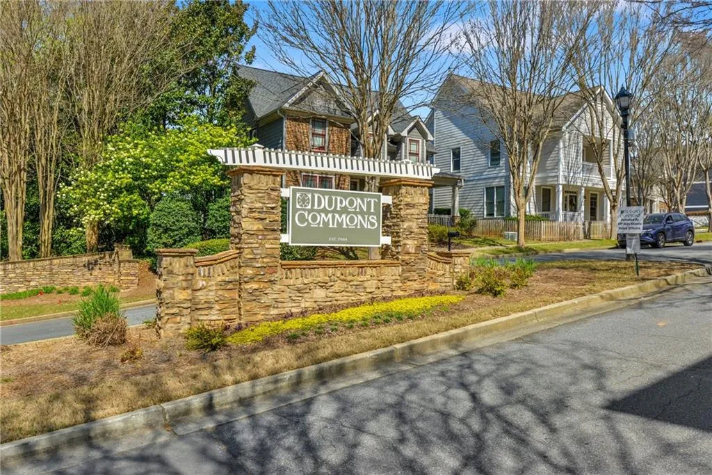 Dupont Commons Community