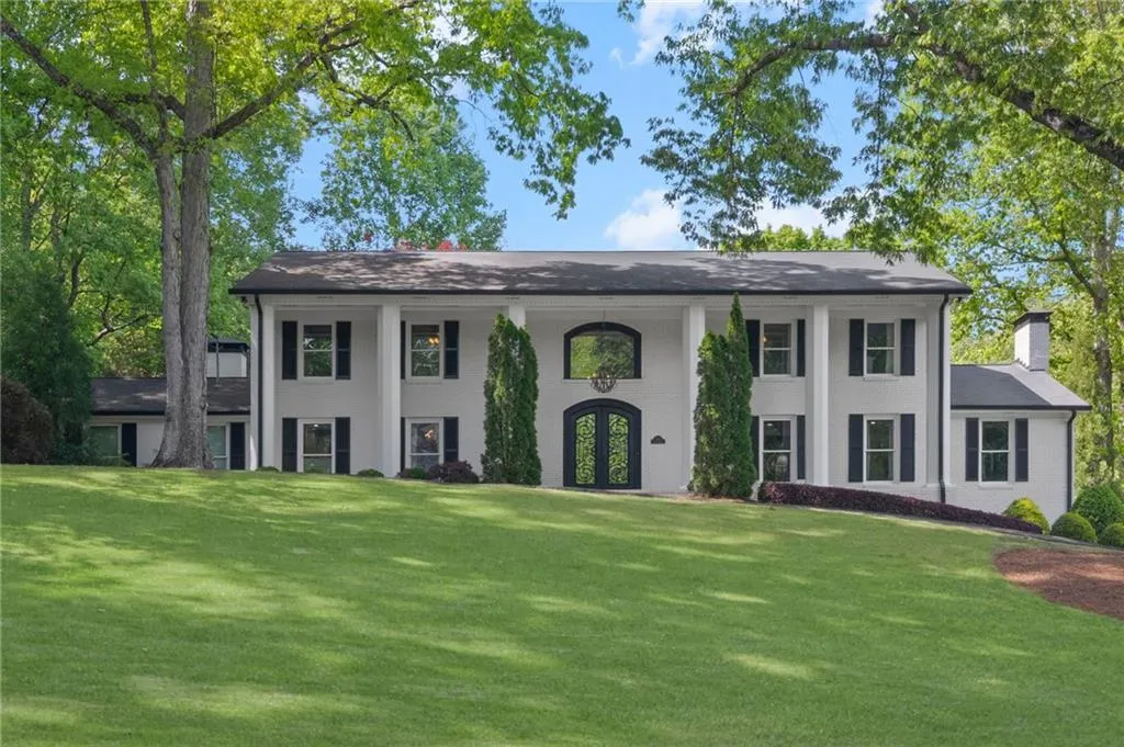 260 Tamer Lane, Atlanta, Georgia 30327, 5 Bedrooms Bedrooms, ,4 BathroomsBathrooms,Residential,For Sale,260 Tamer Lane,7745602