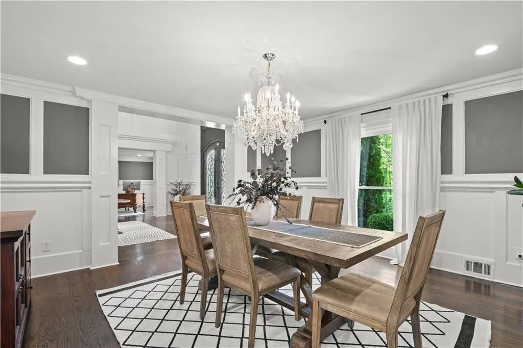 260 Tamer Lane, Atlanta, Georgia 30327, 5 Bedrooms Bedrooms, ,4 BathroomsBathrooms,Residential,For Sale,260 Tamer Lane,7745602
