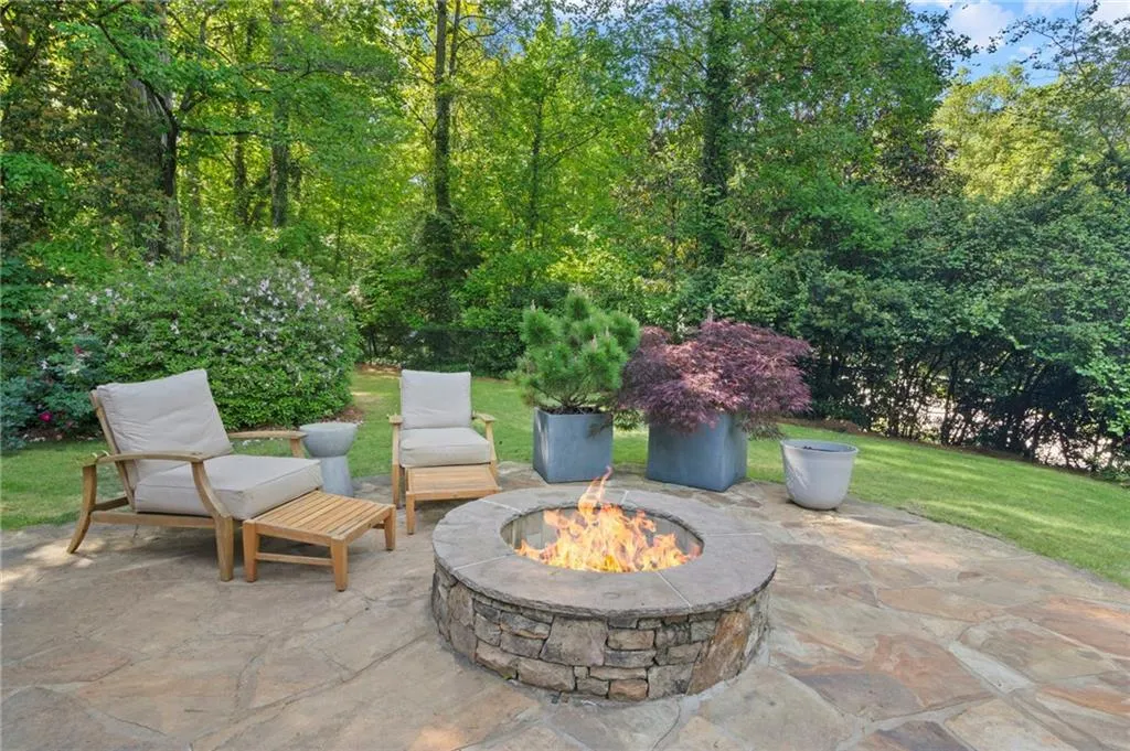 260 Tamer Lane, Atlanta, Georgia 30327, 5 Bedrooms Bedrooms, ,4 BathroomsBathrooms,Residential,For Sale,260 Tamer Lane,7745602