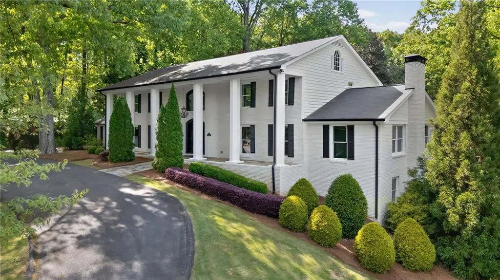 260 Tamer Lane, Atlanta, Georgia 30327, 5 Bedrooms Bedrooms, ,4 BathroomsBathrooms,Residential,For Sale,260 Tamer Lane,7745602