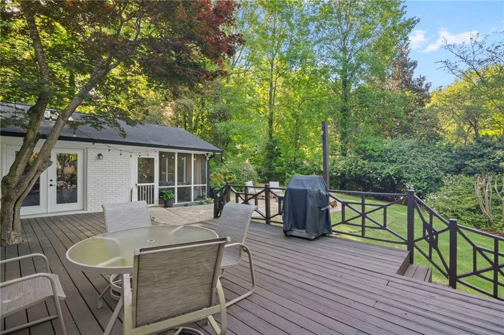 260 Tamer Lane, Atlanta, Georgia 30327, 5 Bedrooms Bedrooms, ,4 BathroomsBathrooms,Residential,For Sale,260 Tamer Lane,7745602