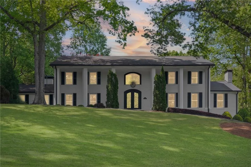 260 Tamer Lane, Atlanta, Georgia 30327, 5 Bedrooms Bedrooms, ,4 BathroomsBathrooms,Residential,For Sale,260 Tamer Lane,7745602