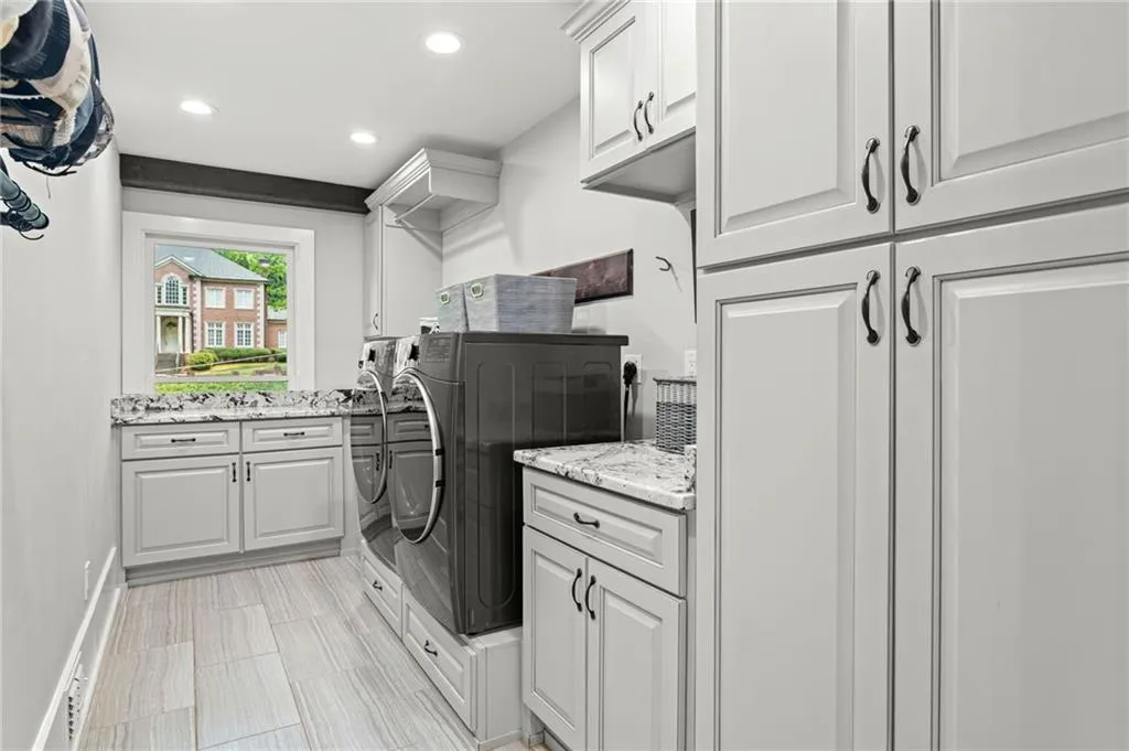 260 Tamer Lane, Atlanta, Georgia 30327, 5 Bedrooms Bedrooms, ,4 BathroomsBathrooms,Residential,For Sale,260 Tamer Lane,7745602