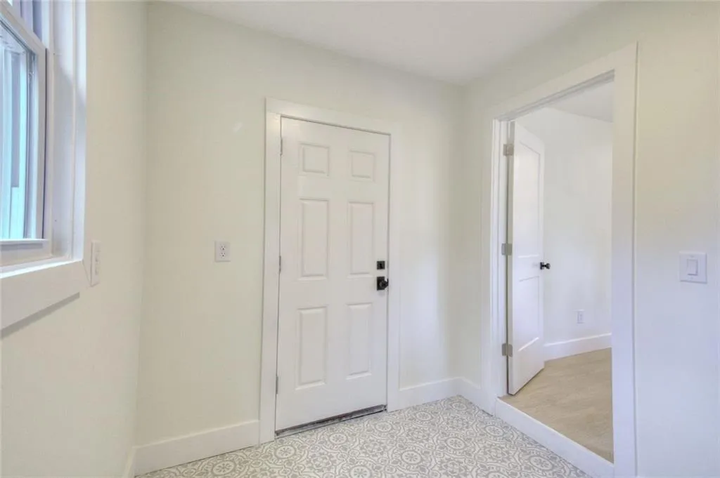 7235 Thornhill Lane, Atlanta, Georgia 30328, 5 Bedrooms Bedrooms, ,3 BathroomsBathrooms,Residential,Sold,7235 Thornhill Lane,7686387