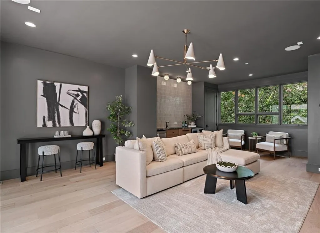 1204 Piedmont Avenue Ne Unit 2, Atlanta, Georgia 30309, 3 Bedrooms Bedrooms, ,3 BathroomsBathrooms,Residential,For Sale,1204 Piedmont Avenue Ne Unit 2,7633960
