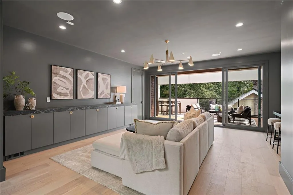 1204 Piedmont Avenue Ne Unit 2, Atlanta, Georgia 30309, 3 Bedrooms Bedrooms, ,3 BathroomsBathrooms,Residential,For Sale,1204 Piedmont Avenue Ne Unit 2,7633960
