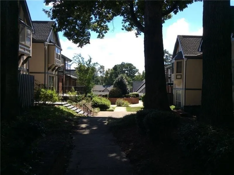 6851 Roswell Road Unit B14, Atlanta, Georgia 30328, 3 Bedrooms Bedrooms, ,2 BathroomsBathrooms,Residential,Sold,6851 Roswell Road Unit B14,6071627