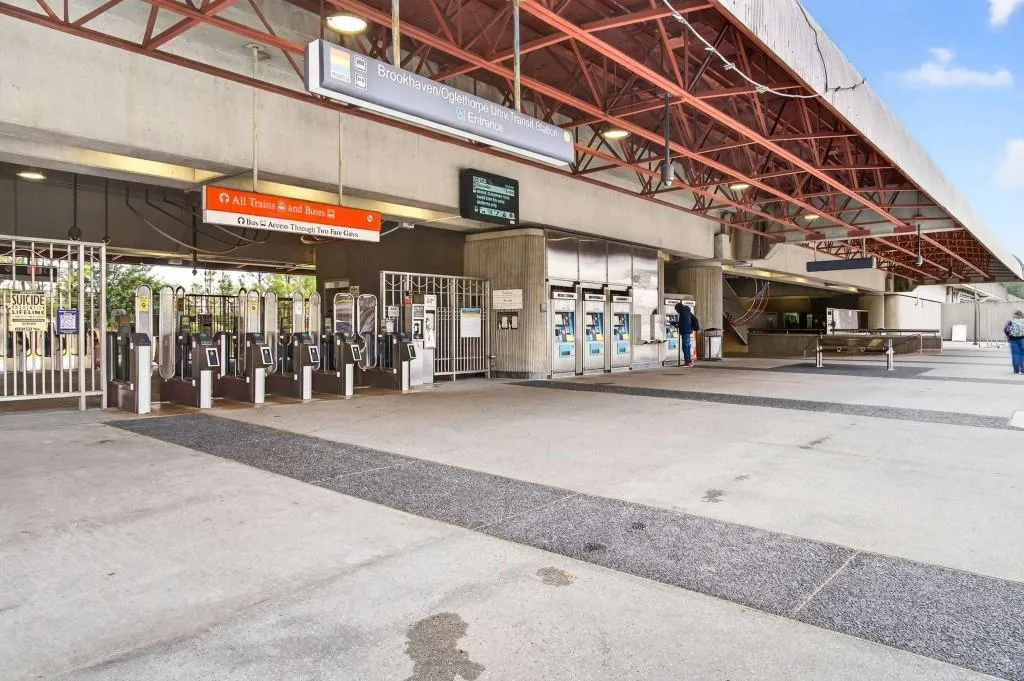 3668 Kingsboro Road Ne Unit 11, Atlanta, Georgia 30319, 2 Bedrooms Bedrooms, ,1 BathroomBathrooms,Residential,For Sale,3668 Kingsboro Road Ne Unit 11,7690203