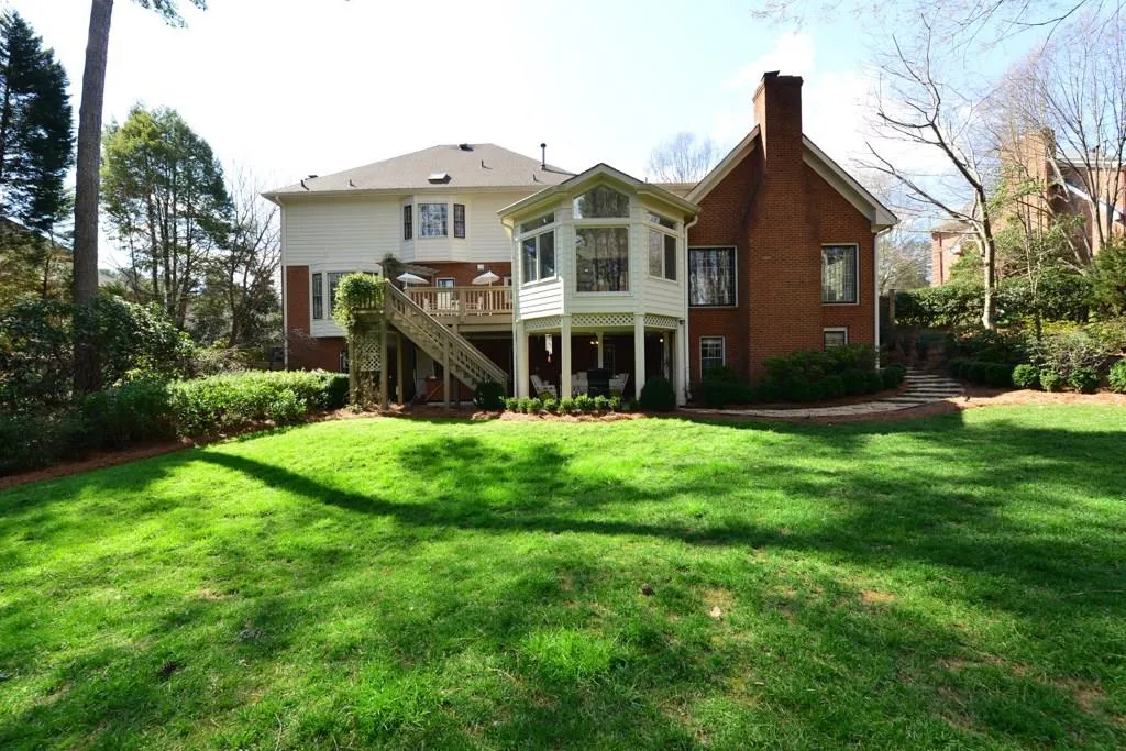 5585 Errol Place, Sandy Springs, Georgia 30327, 5 Bedrooms Bedrooms, ,4 BathroomsBathrooms,Residential,Sold,5585 Errol Place,5653617