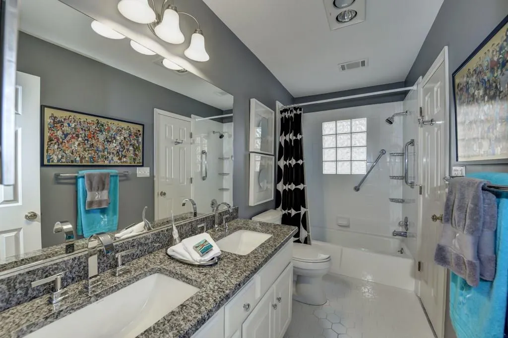 5585 Errol Place, Sandy Springs, Georgia 30327, 5 Bedrooms Bedrooms, ,4 BathroomsBathrooms,Residential,Sold,5585 Errol Place,5653617