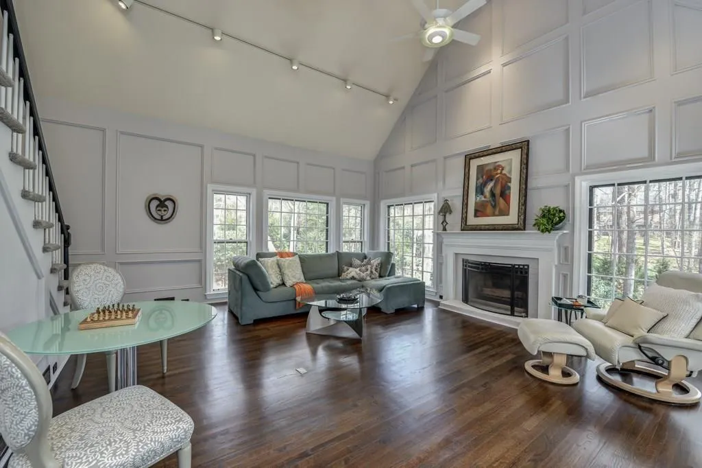 5585 Errol Place, Sandy Springs, Georgia 30327, 5 Bedrooms Bedrooms, ,4 BathroomsBathrooms,Residential,Sold,5585 Errol Place,5653617