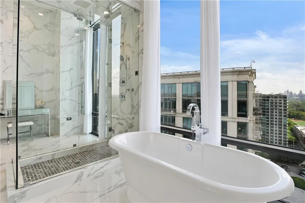 3107 Peachtree Road Ne Unit 2003 Aka Ph3, Atlanta, Georgia 30305, 4 Bedrooms Bedrooms, ,3 BathroomsBathrooms,Residential,For Sale,3107 Peachtree Road Ne Unit 2003 Aka Ph3,7580269