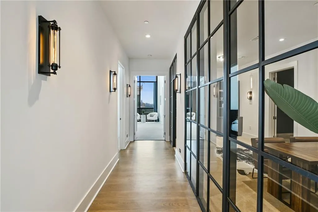 3107 Peachtree Road Ne Unit 2003 Aka Ph3, Atlanta, Georgia 30305, 4 Bedrooms Bedrooms, ,3 BathroomsBathrooms,Residential,For Sale,3107 Peachtree Road Ne Unit 2003 Aka Ph3,7580269