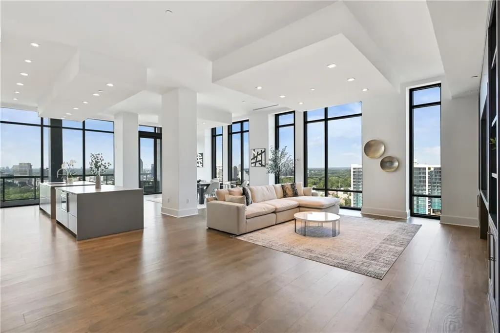 3107 Peachtree Road Ne Unit 2003 Aka Ph3, Atlanta, Georgia 30305, 4 Bedrooms Bedrooms, ,3 BathroomsBathrooms,Residential,For Sale,3107 Peachtree Road Ne Unit 2003 Aka Ph3,7580269