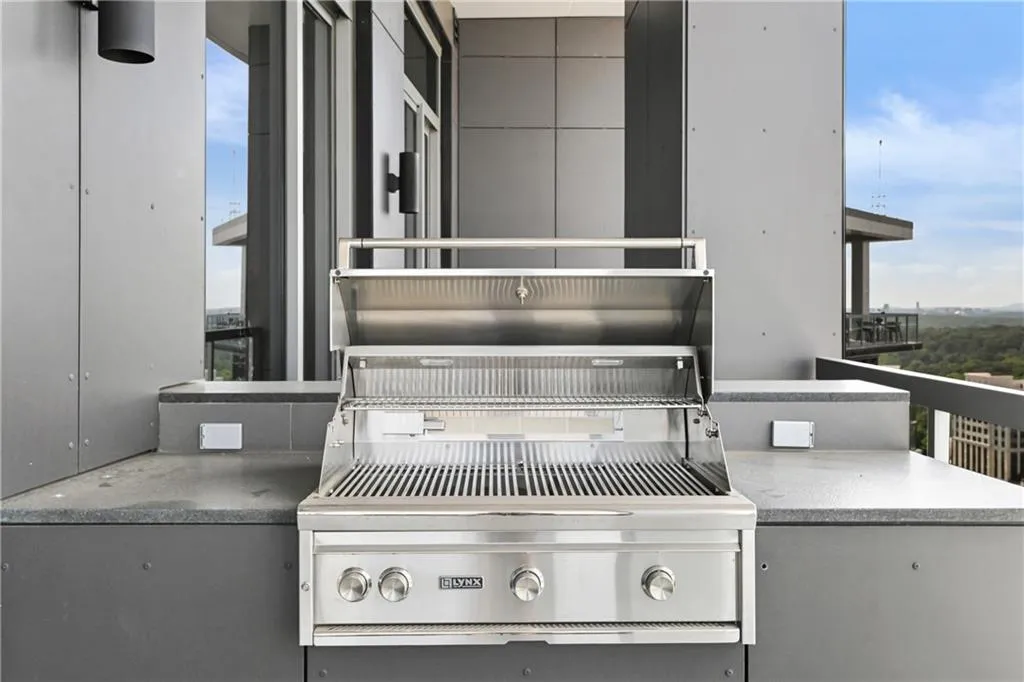 3107 Peachtree Road Ne Unit 2003 Aka Ph3, Atlanta, Georgia 30305, 4 Bedrooms Bedrooms, ,3 BathroomsBathrooms,Residential,For Sale,3107 Peachtree Road Ne Unit 2003 Aka Ph3,7580269