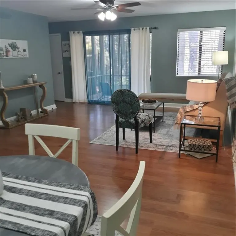 1512 Wingate Way, Sandy Springs, Georgia 30350, 2 Bedrooms Bedrooms, ,2 BathroomsBathrooms,Residential,Sold,1512 Wingate Way,6809571