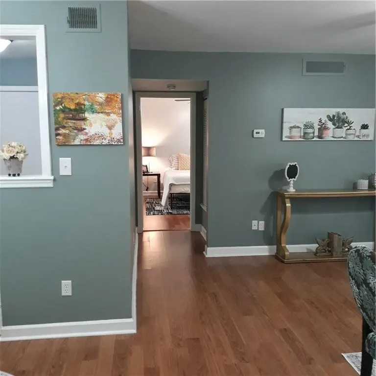 1512 Wingate Way, Sandy Springs, Georgia 30350, 2 Bedrooms Bedrooms, ,2 BathroomsBathrooms,Residential,Sold,1512 Wingate Way,6809571