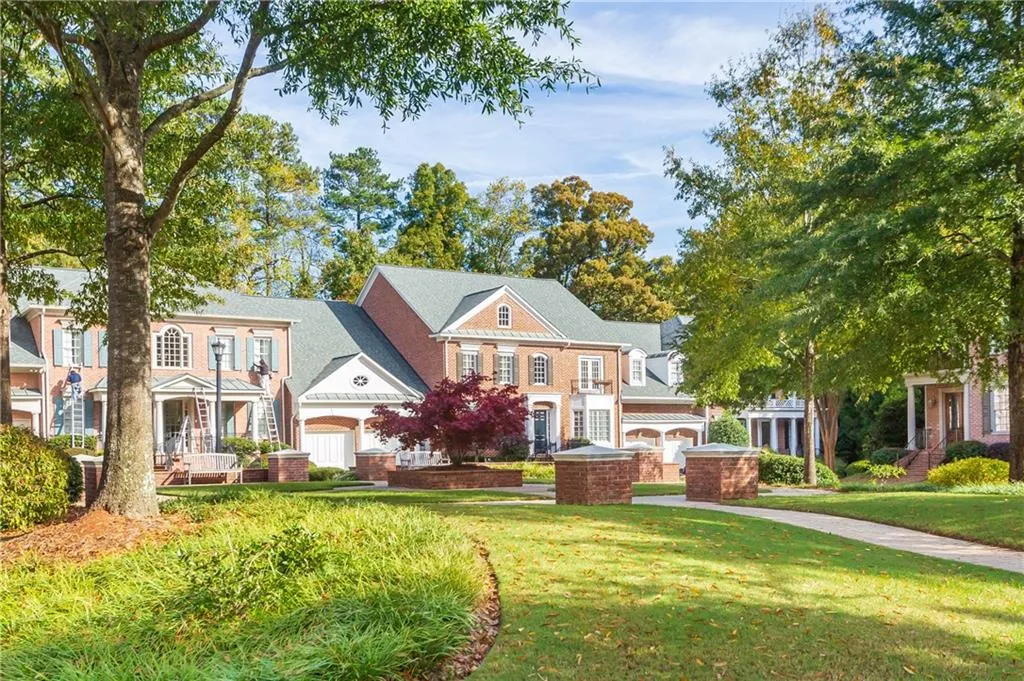 535 Enclave Circle, Atlanta, Georgia 30342, 5 Bedrooms Bedrooms, ,3 BathroomsBathrooms,Residential,Sold,535 Enclave Circle,6663829