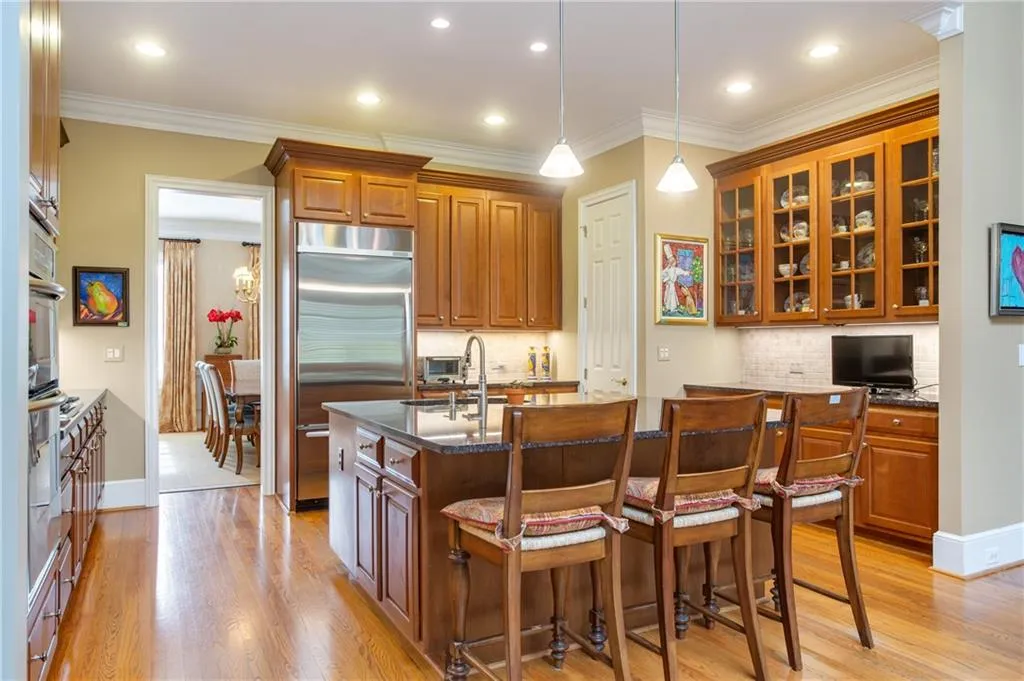 535 Enclave Circle, Atlanta, Georgia 30342, 5 Bedrooms Bedrooms, ,3 BathroomsBathrooms,Residential,Sold,535 Enclave Circle,6663829
