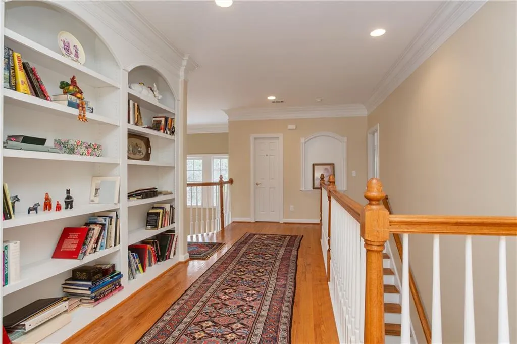 535 Enclave Circle, Atlanta, Georgia 30342, 5 Bedrooms Bedrooms, ,3 BathroomsBathrooms,Residential,Sold,535 Enclave Circle,6663829
