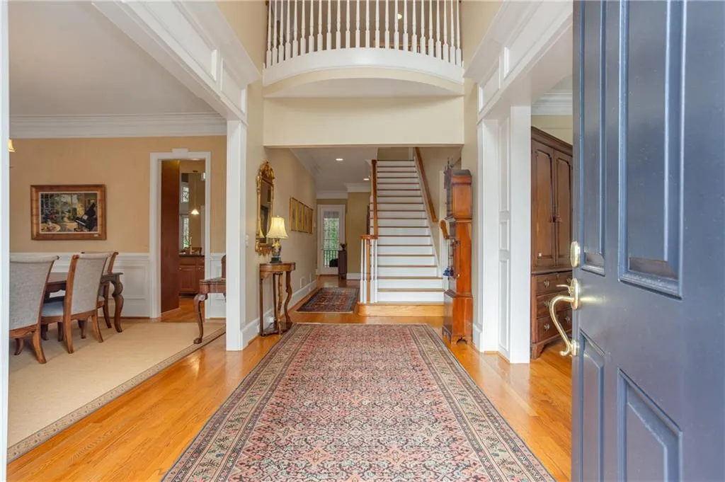 535 Enclave Circle, Atlanta, Georgia 30342, 5 Bedrooms Bedrooms, ,3 BathroomsBathrooms,Residential,Sold,535 Enclave Circle,6663829