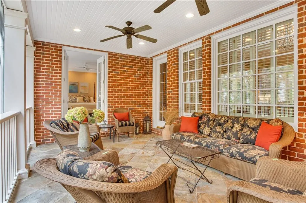 535 Enclave Circle, Atlanta, Georgia 30342, 5 Bedrooms Bedrooms, ,3 BathroomsBathrooms,Residential,Sold,535 Enclave Circle,6663829