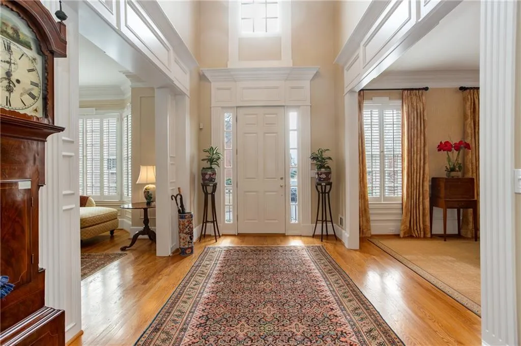 535 Enclave Circle, Atlanta, Georgia 30342, 5 Bedrooms Bedrooms, ,3 BathroomsBathrooms,Residential,Sold,535 Enclave Circle,6663829