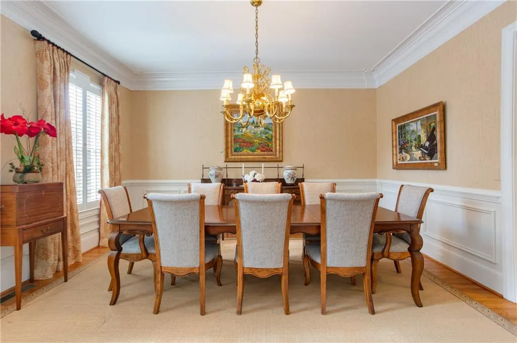 535 Enclave Circle, Atlanta, Georgia 30342, 5 Bedrooms Bedrooms, ,3 BathroomsBathrooms,Residential,Sold,535 Enclave Circle,6663829