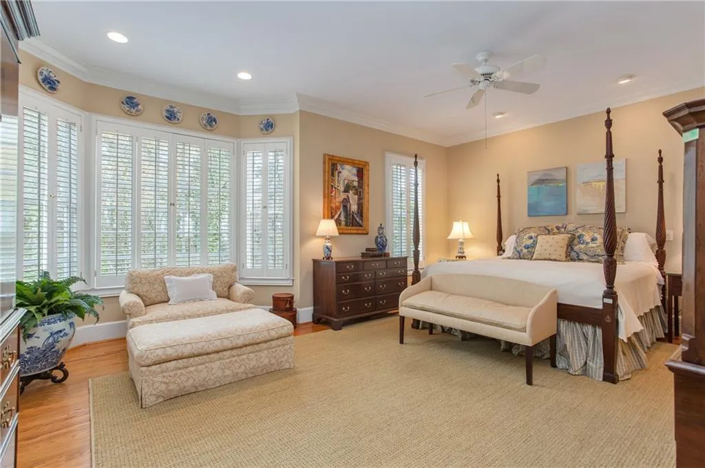 535 Enclave Circle, Atlanta, Georgia 30342, 5 Bedrooms Bedrooms, ,3 BathroomsBathrooms,Residential,Sold,535 Enclave Circle,6663829