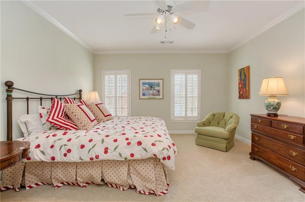 535 Enclave Circle, Atlanta, Georgia 30342, 5 Bedrooms Bedrooms, ,3 BathroomsBathrooms,Residential,Sold,535 Enclave Circle,6663829