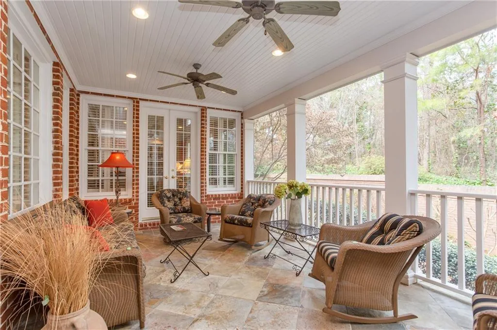 535 Enclave Circle, Atlanta, Georgia 30342, 5 Bedrooms Bedrooms, ,3 BathroomsBathrooms,Residential,Sold,535 Enclave Circle,6663829