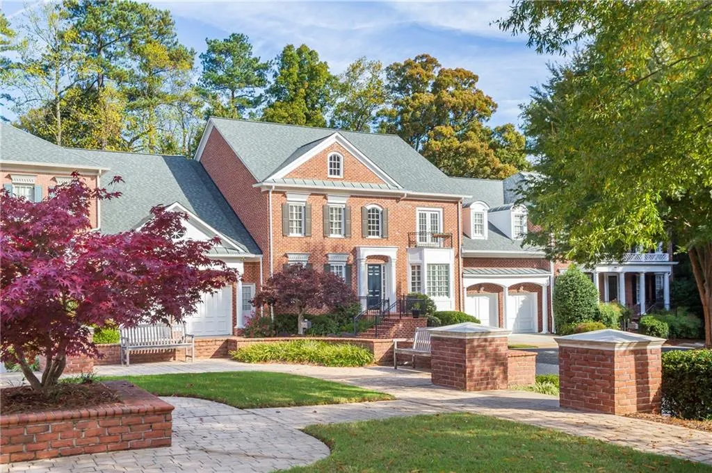 535 Enclave Circle, Atlanta, Georgia 30342, 5 Bedrooms Bedrooms, ,3 BathroomsBathrooms,Residential,Sold,535 Enclave Circle,6663829