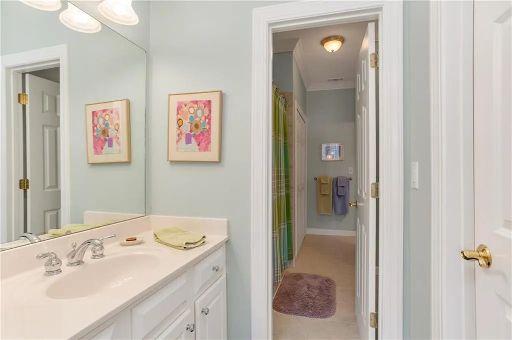 535 Enclave Circle, Atlanta, Georgia 30342, 5 Bedrooms Bedrooms, ,3 BathroomsBathrooms,Residential,Sold,535 Enclave Circle,6663829