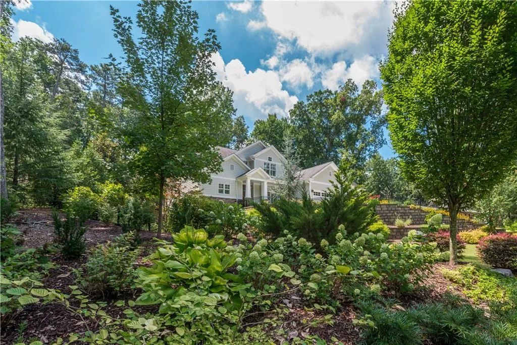 20 Angus Trail, Sandy Springs, Georgia 30328, 5 Bedrooms Bedrooms, ,4 BathroomsBathrooms,Residential,Sold,20 Angus Trail,6732843